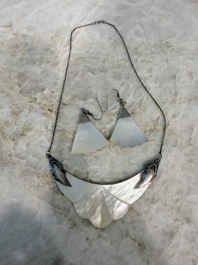 Mother of Pearl Abalone Fan Necklace & Earrings Set - White